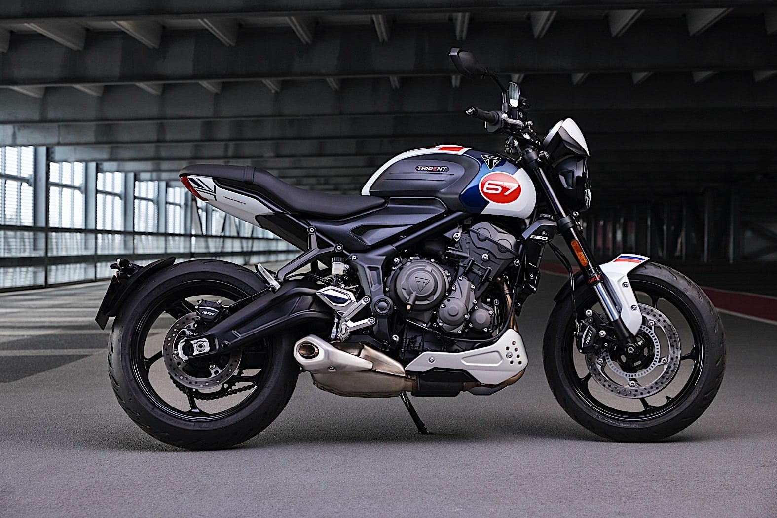 triumph-trident-660-tribute