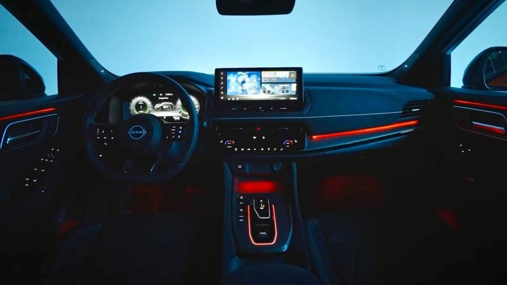 داخلية نيسان قاشقاي 2027 Ti-L مع شاشة اللمس وشاشة العرض الرأسية HUD