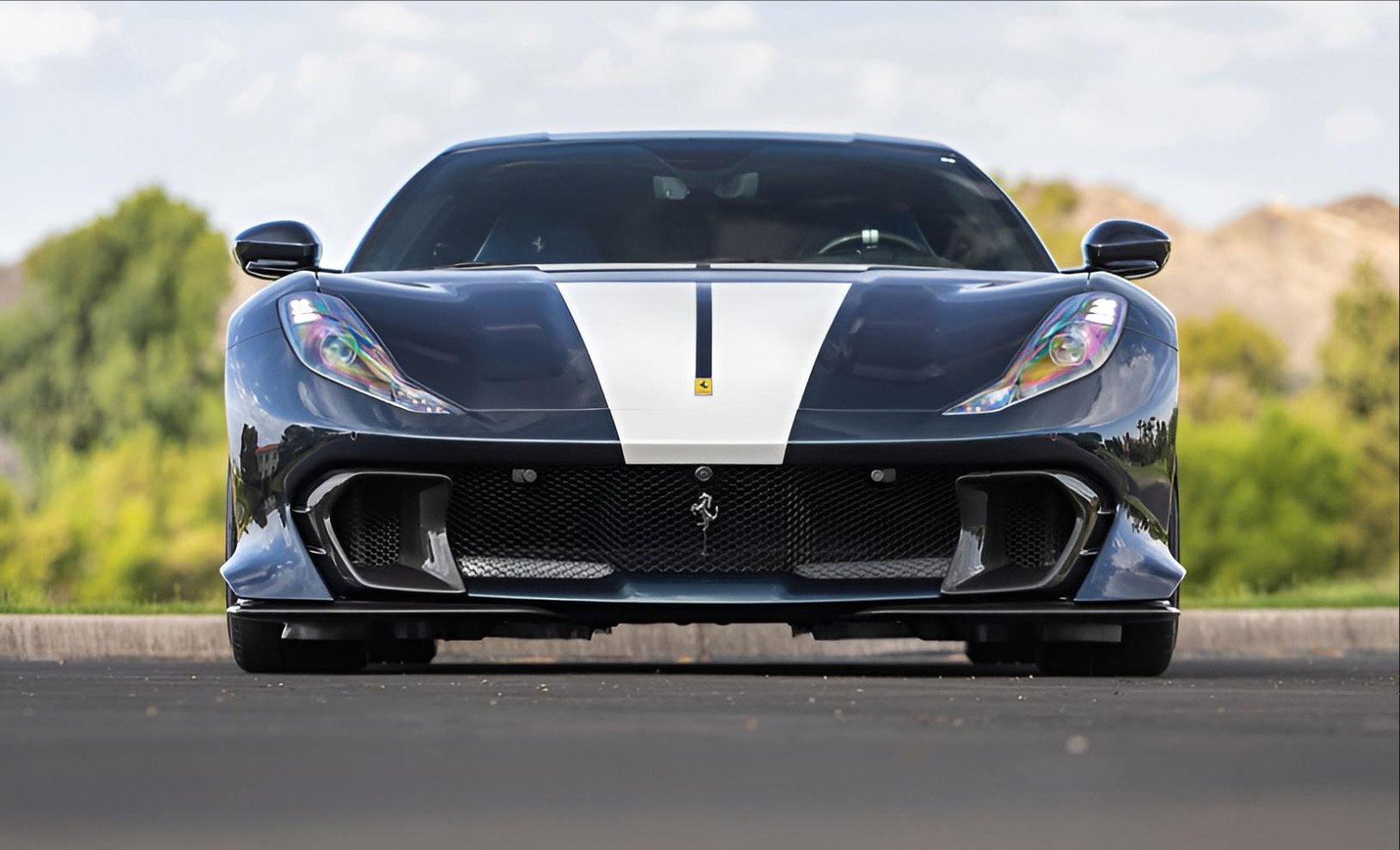 فيراري 812 كومبيتيزيوني - Ferrari 812 Competizione