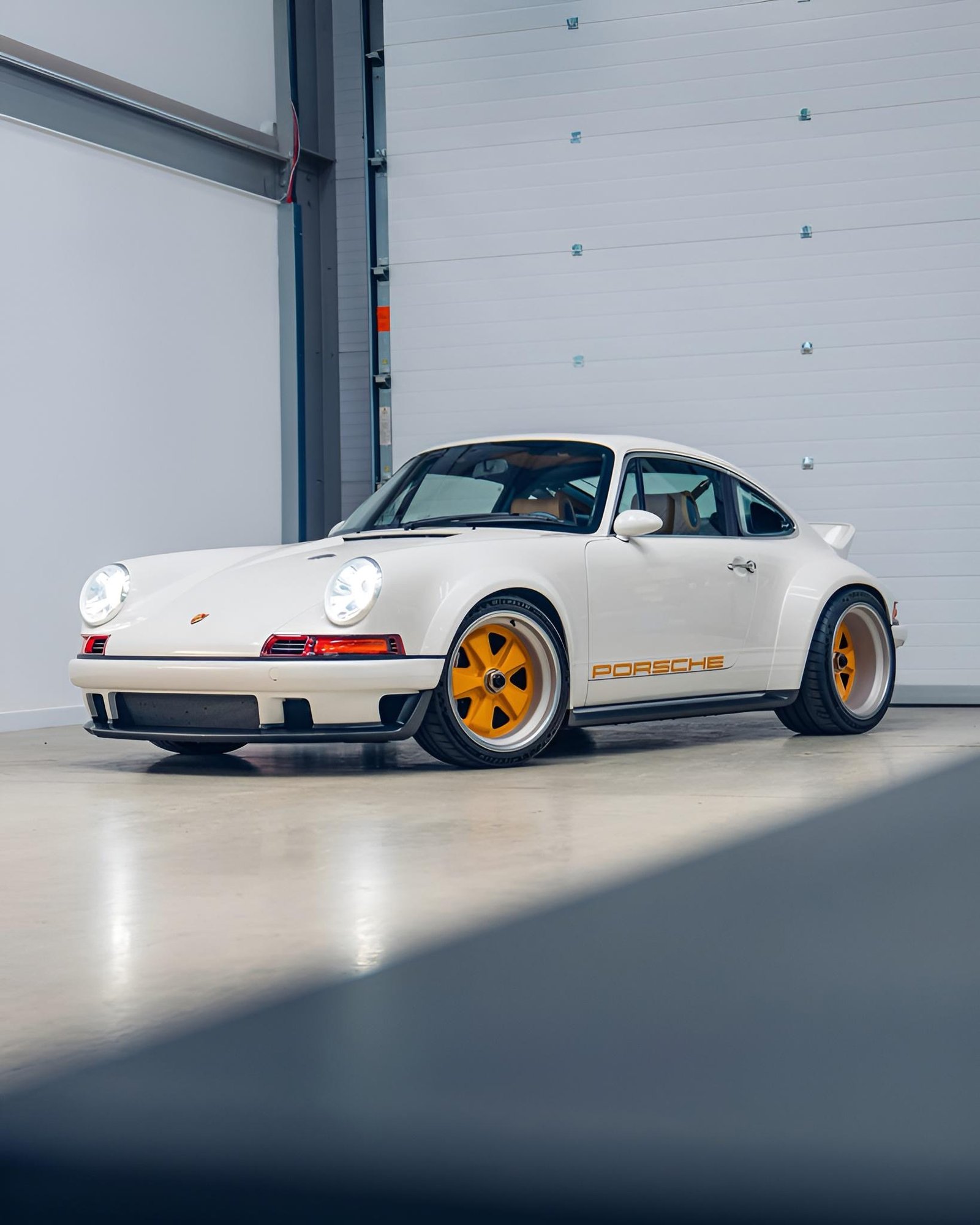 بورشه 911 Reimagined by Singer DLS EP1