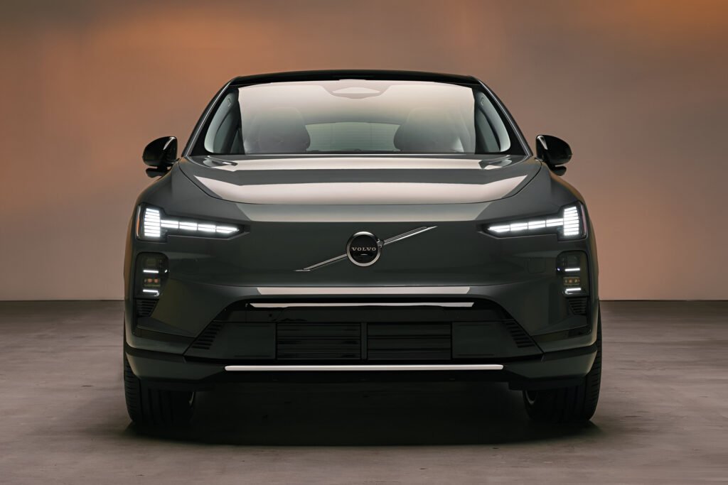 فولفو  Volvo EX60