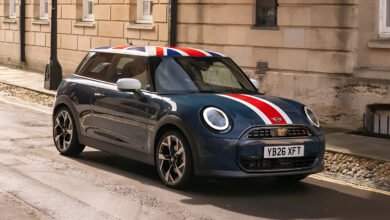سيارة MINI Cooper Oxford Edition الخاصة خلال الكشف عنها في مهرجان جودوود للسرعة 2026