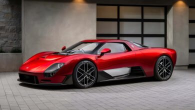 ماكلارين McL 6GT الاختبارية بمحرك V8 وناقل حركة يدوي
