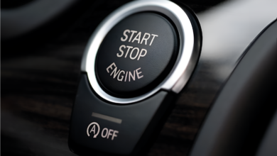 توقف محرك السيارة تلقائيًا عند الإشارة الحمراء بسبب نظام Start Stop