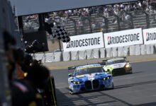 يوسكي تومباياشي خلال مشاركته في سباق Super GT بسيارة BMW M4 GT3 EVO