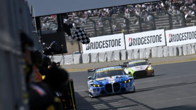 يوسكي تومباياشي خلال مشاركته في سباق Super GT بسيارة BMW M4 GT3 EVO