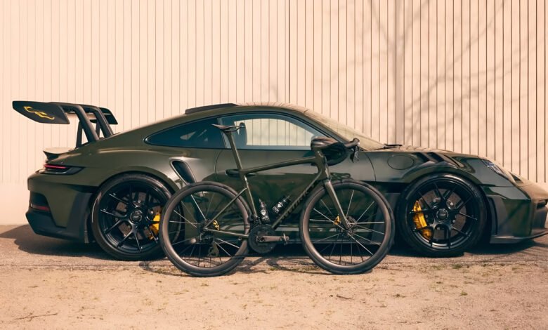 بورشه 911 GT3 RS ودراجة Specialized S-Works