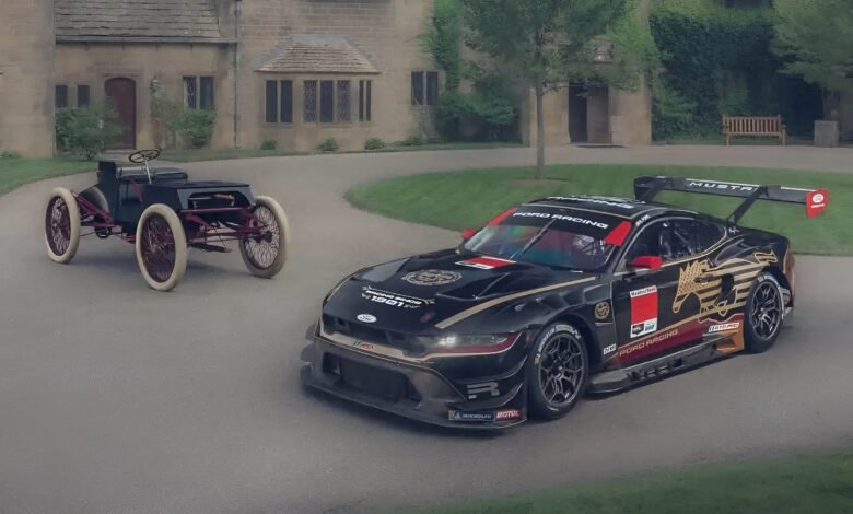 سيارة Ford Mustang GT3 بتصميم Sweepstakes خلال سباق Petit Le Mans