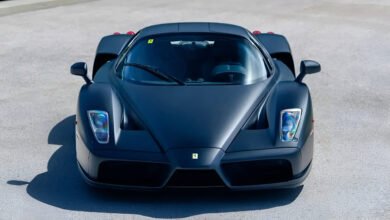 فيراري إنزو 2004 بطلاء Nero Opaco الأسود المطفي