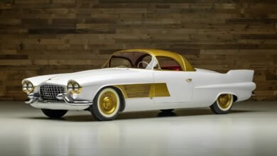 كاديلاك Elegante موديل 1953 النادرة في مزاد Kruse Auctions