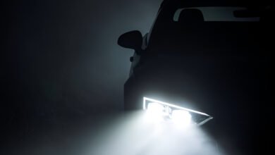 مصابيح السيارة الأمامية تظل مضاءة بعد إيقاف المحرك