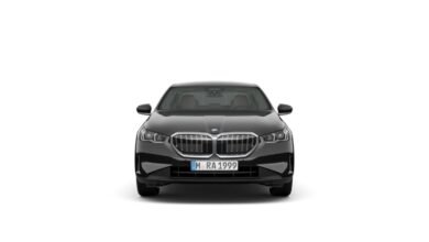 BMW 520i Executive الجديدة في مصر بسعر 3 ملايين و990 ألف جنيه