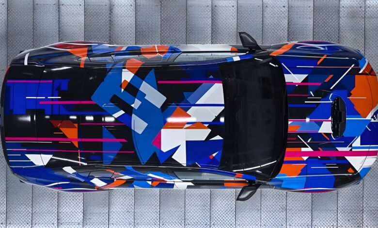 BMW M3 البرتقالية والسيارة رقم مليون من BMW M في مصنع ميونيخ