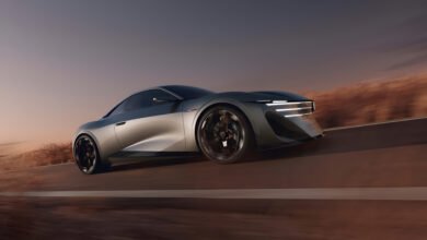 السيارة الاختبارية بيجو RCZ Vision كوبيه كهربائية بتصميم رياضي وسقف مزدوج الفقاعات