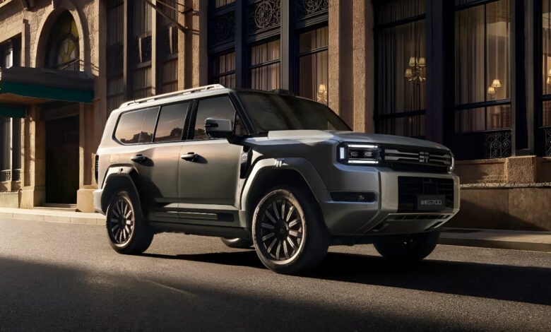 جيتور G700 موديل 2027 SUV هجينة بقوة 892 حصانًا