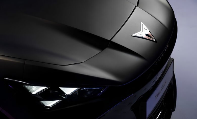 سيارة كوبرا تافاسكان CUPRA Tavascan الكهربائية متعددة الاستخدامات